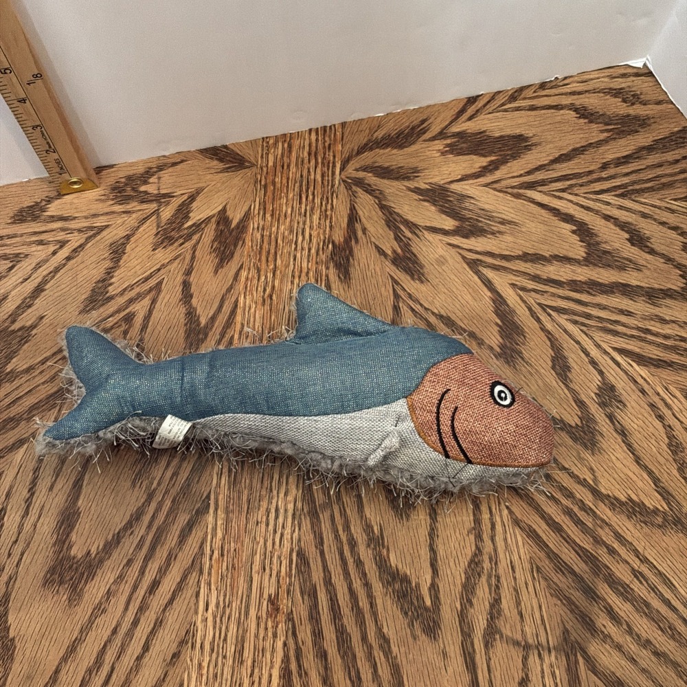 Whisker City Fish Kicker Cat Toy Catnip‎ Sparkly